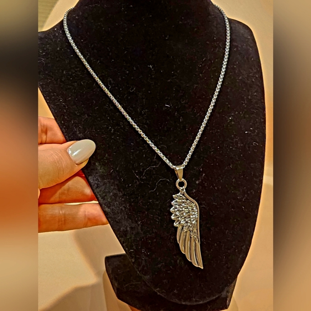 Pendant Necklace Trendy Choker Fashion Vintage Long Chain wing Amulet.